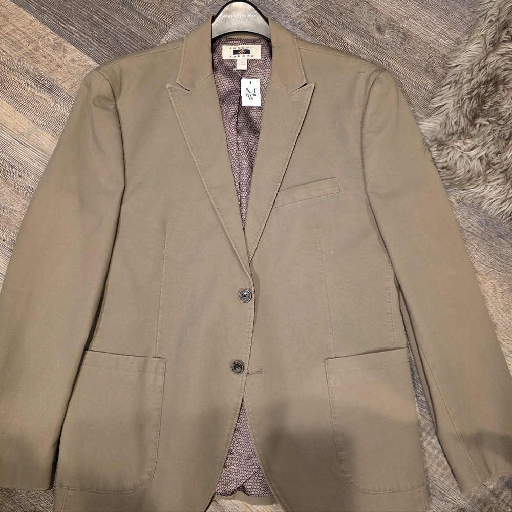 Men's Medium Joseph A Banks Tan Blazer. New with Tags.
